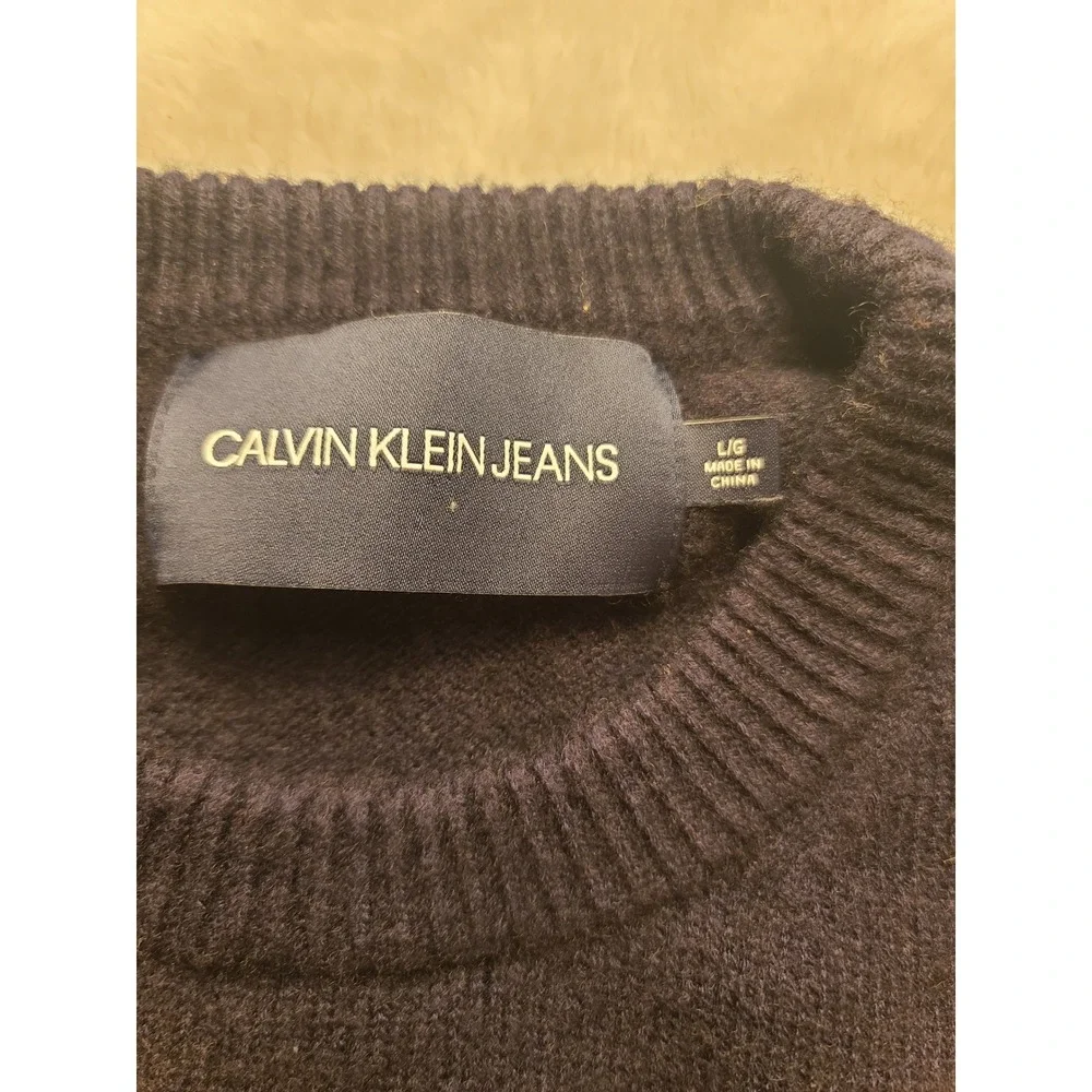 Calvin Klein Jeans Men's Navy Blue Logo Patch Crewneck Knit Sweater Large